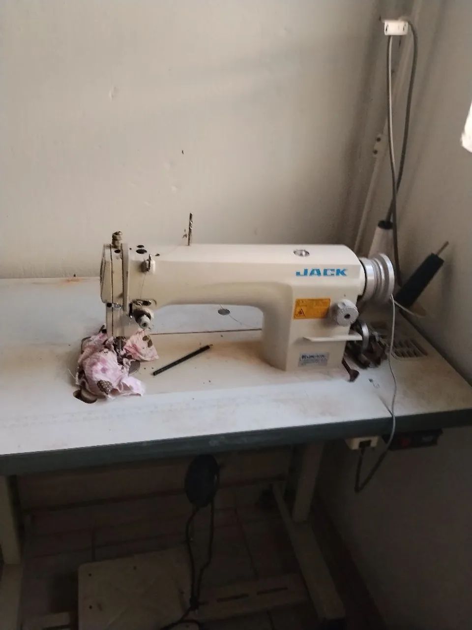 Máquina industrial reta