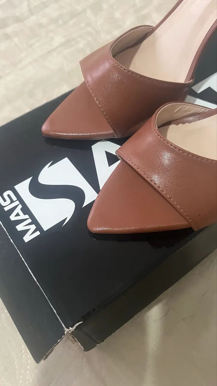 Sandália cor caramelo com detalhe dourado NOVA!!!!* - Foto 5