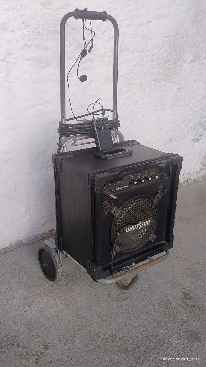 Vendo Caixa de Som com Microfone sem Fio  - Foto 2