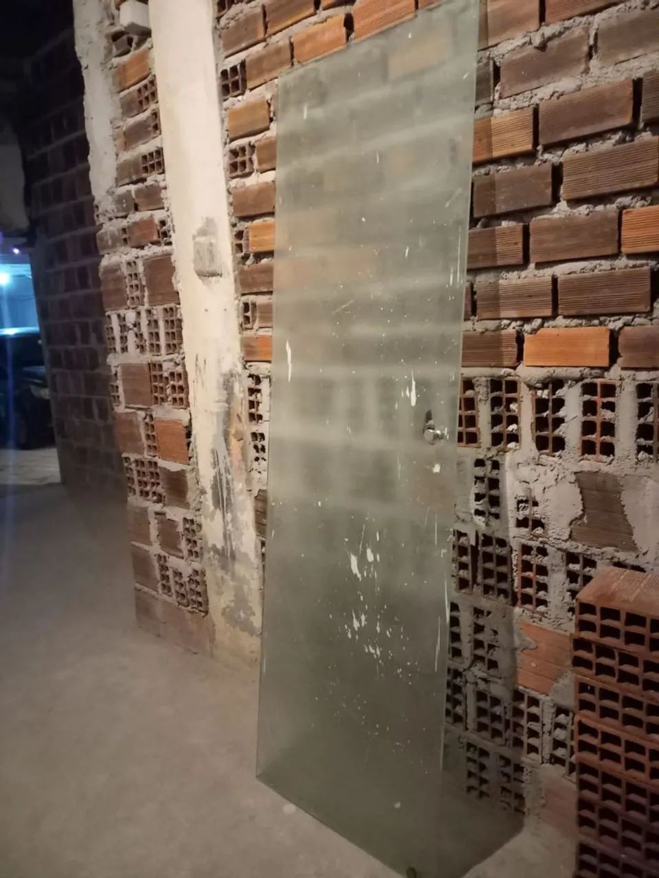 Porta de vidro temperado com puxador 2,10 X 0,65