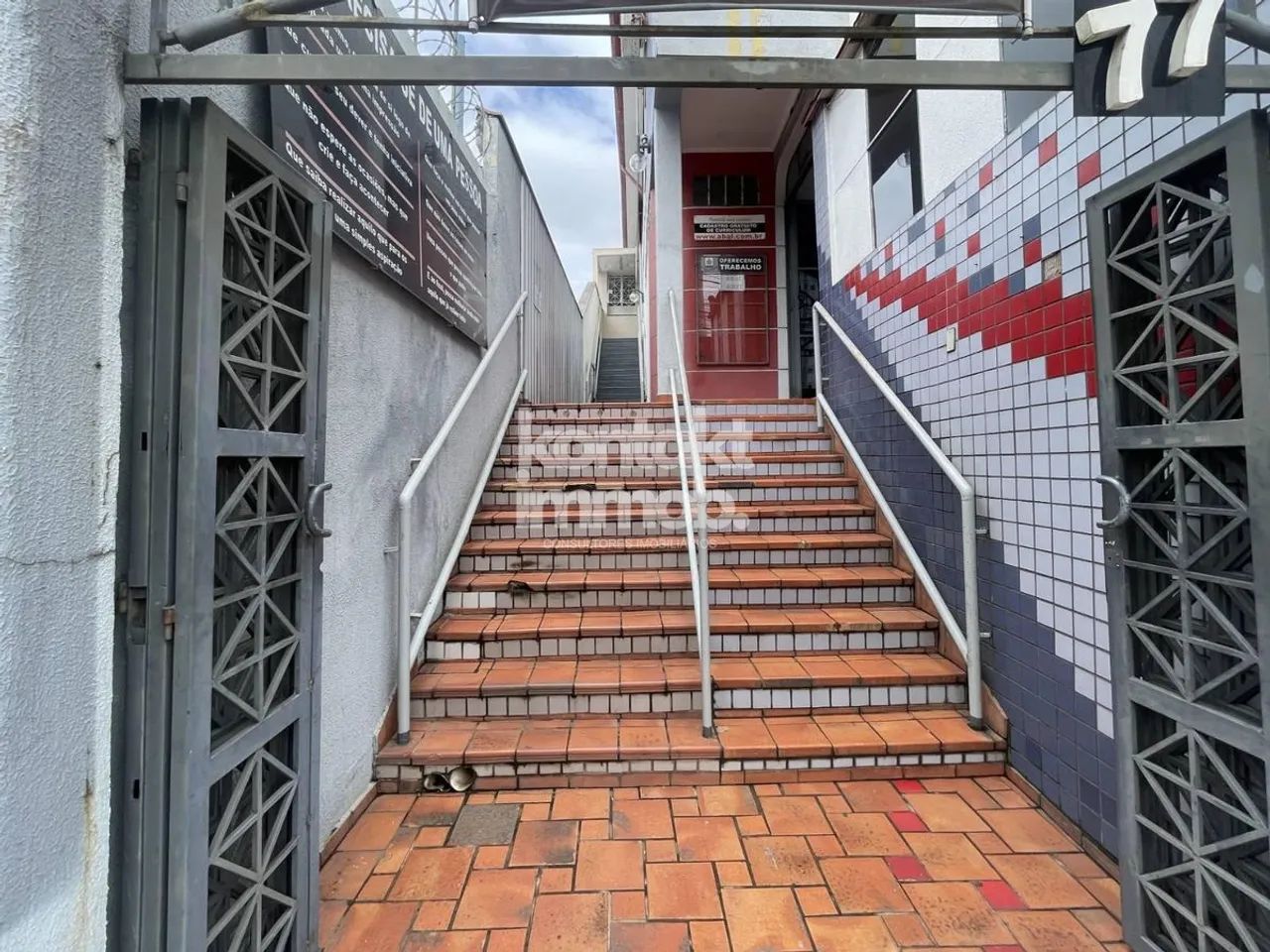 Casa Comercial à venda e para alugar 470m² em Centro - Foto 2