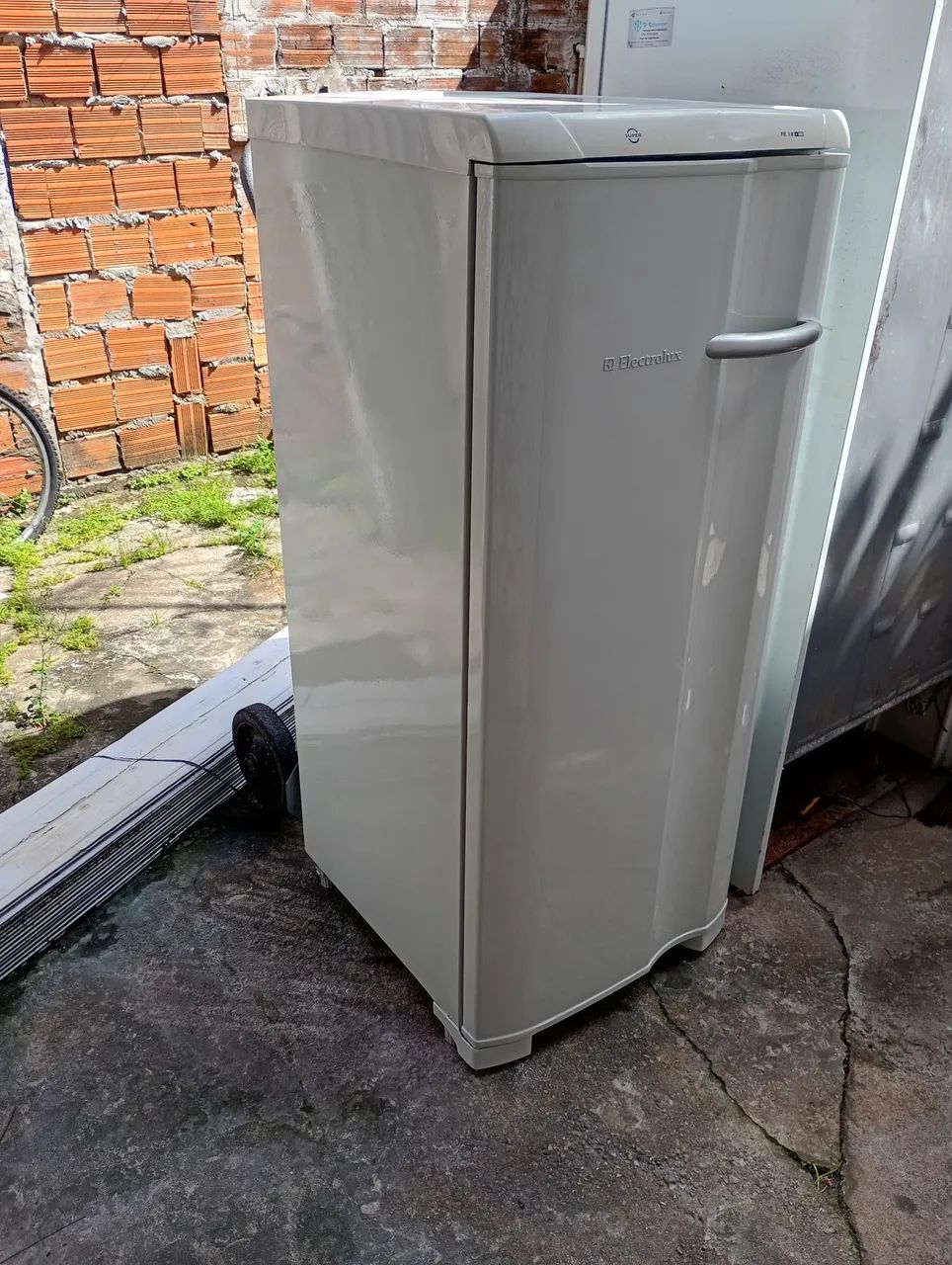 Freezer vertical Eletrolux 180 litros  - Foto 2