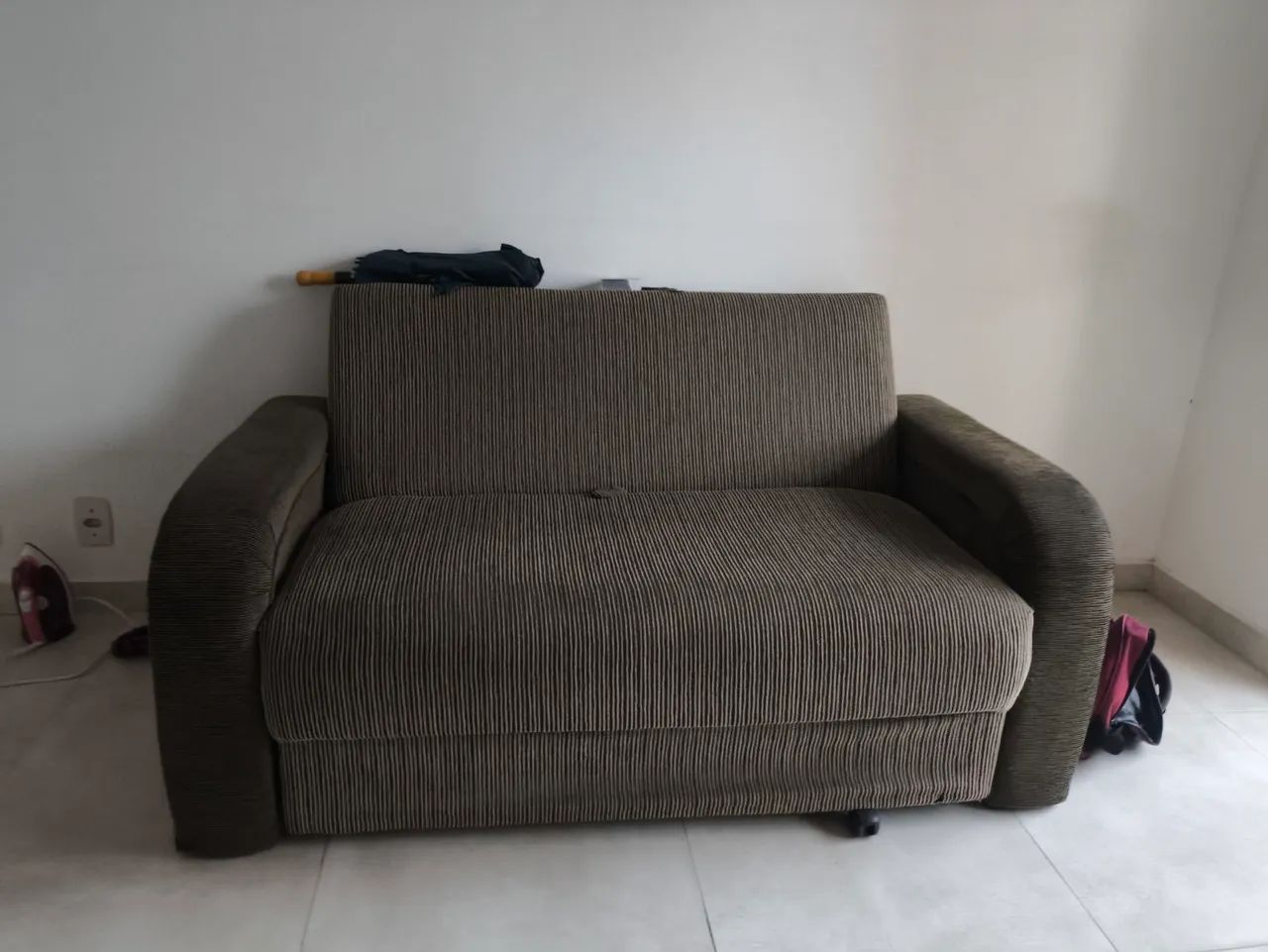 Sofá Cama 2 Lugares Compacto - Confortável e Resistente - Foto 2