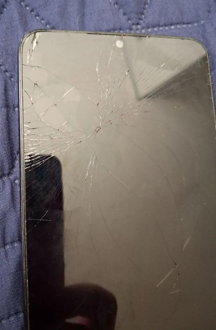Celular Samsung A 6 tela trincada.  Funciona normalmente  - Foto 5