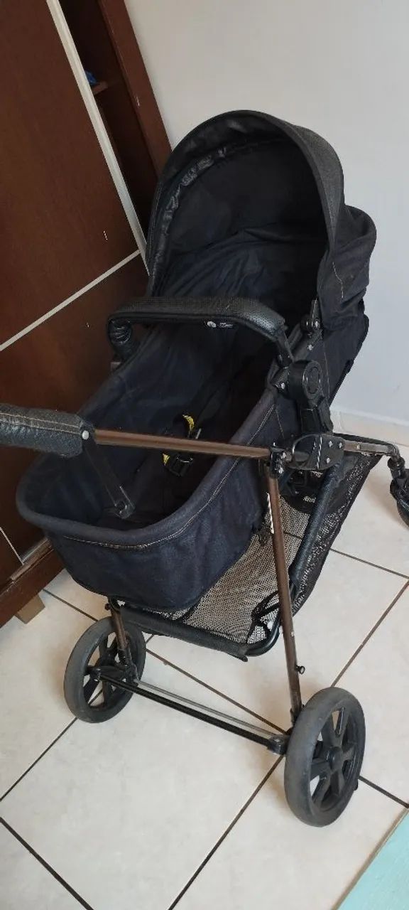 Carrinho de bebê com bebê conforto. Galzerano. - Foto 4