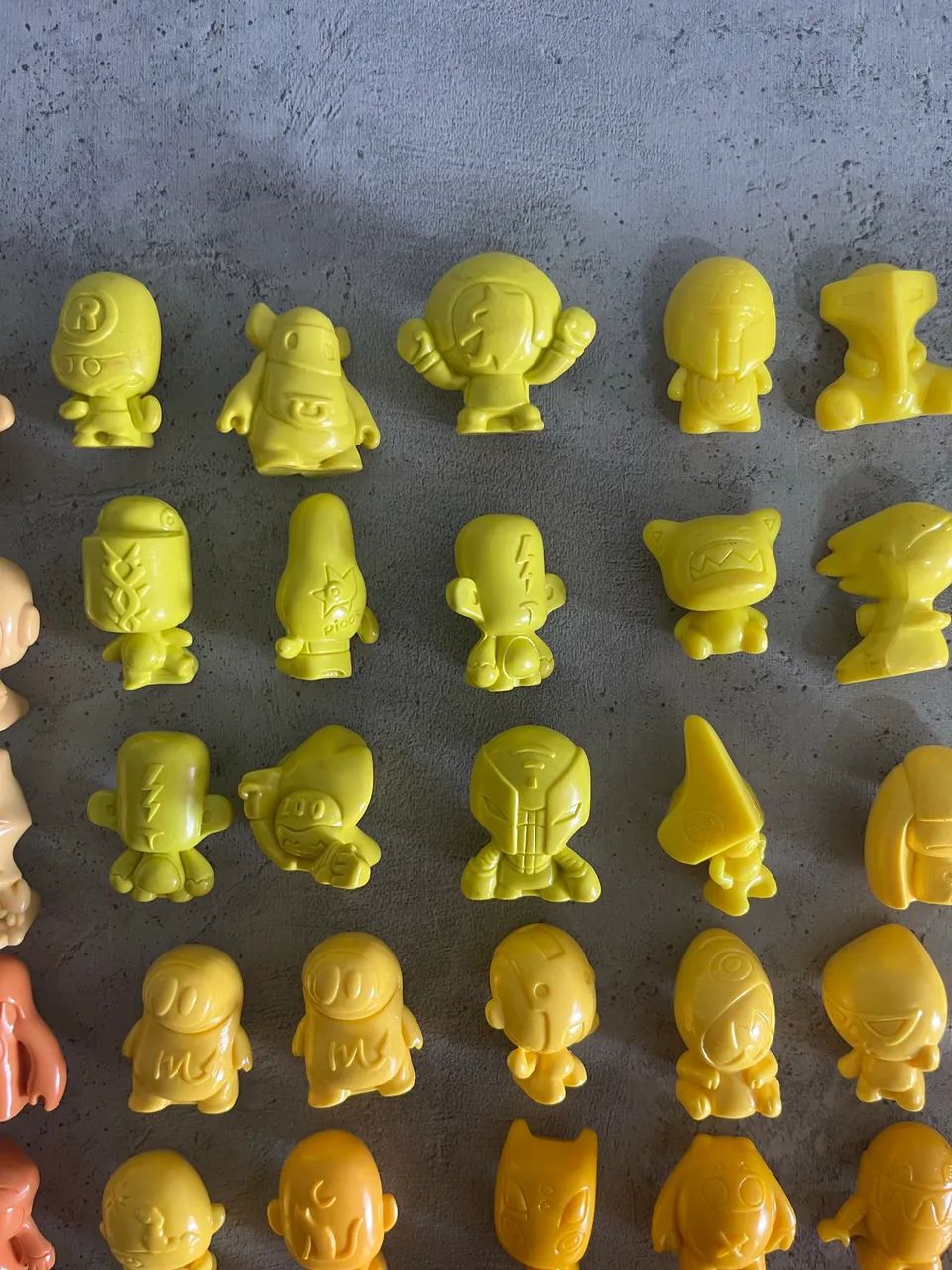 Gogos Crazy Bones amarelos  - Foto 5