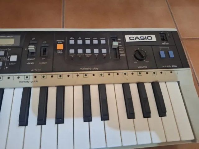 Teclado Casio Casiotone MT-70 para conserto - Foto 4
