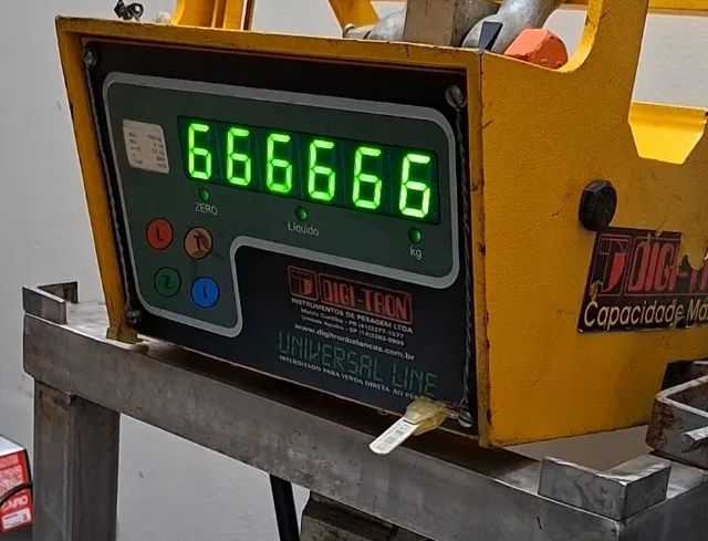 Balança Suspensa Digitron Usada Gancho 1000kg Bateria - Foto 3