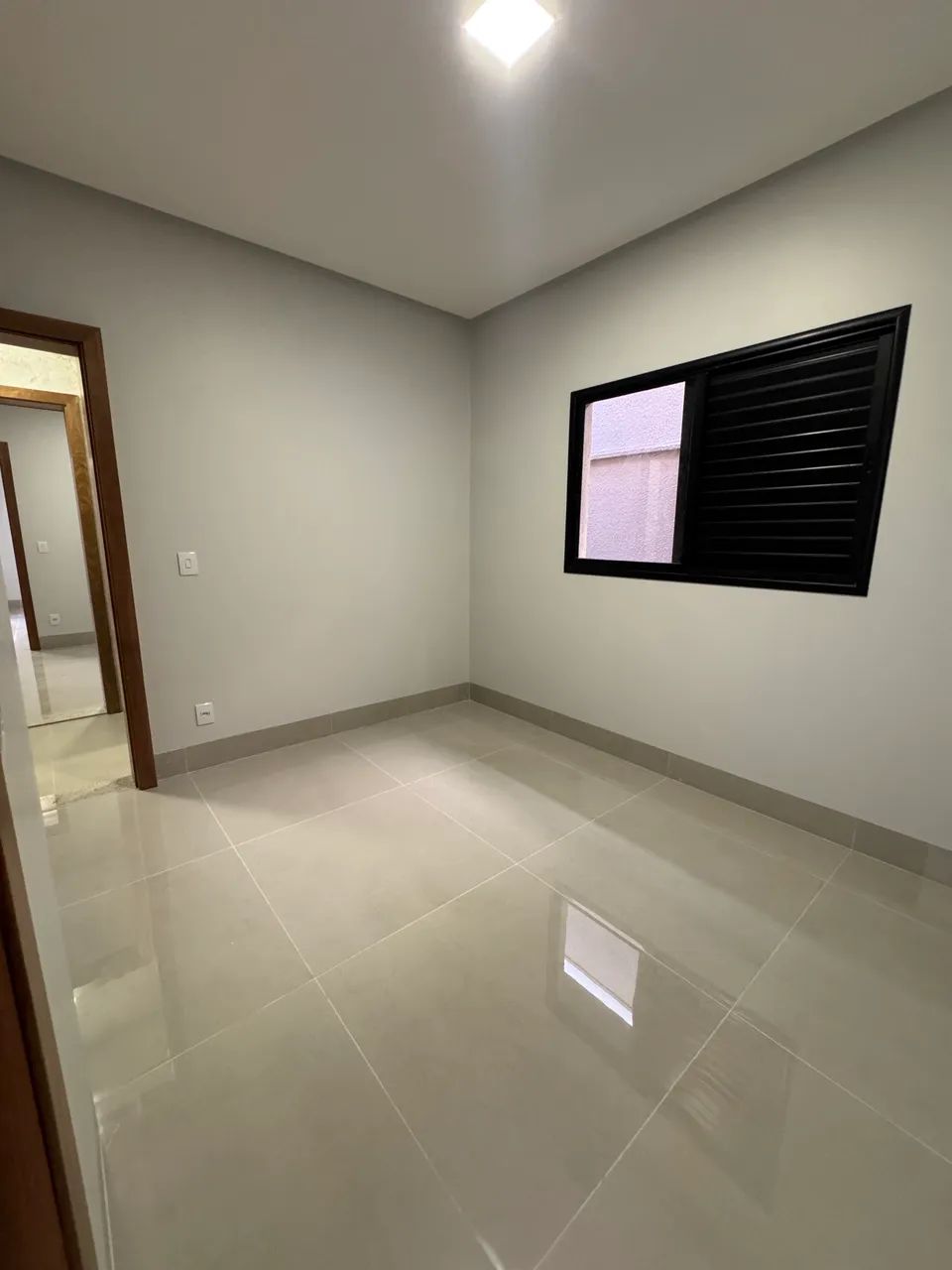 Casa térrea com 4 suítes no jardins capri  - Foto 4