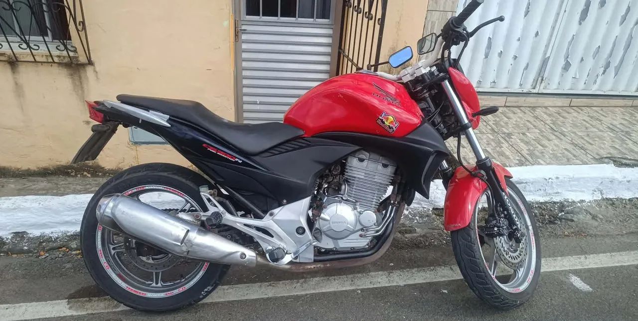 CB300 2012 em dias