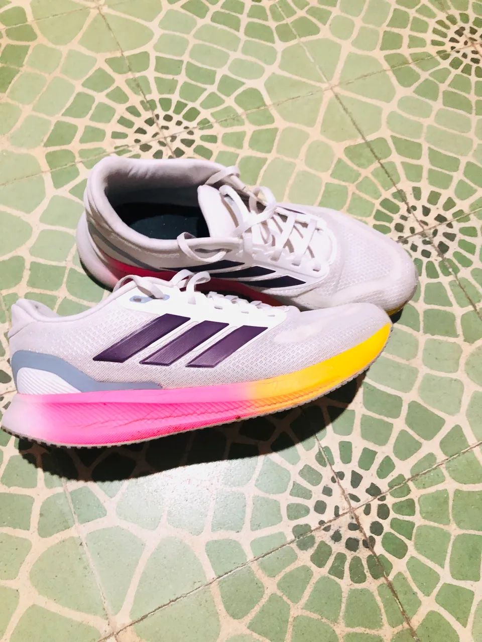 Tênis adidas excelente  - Foto 2