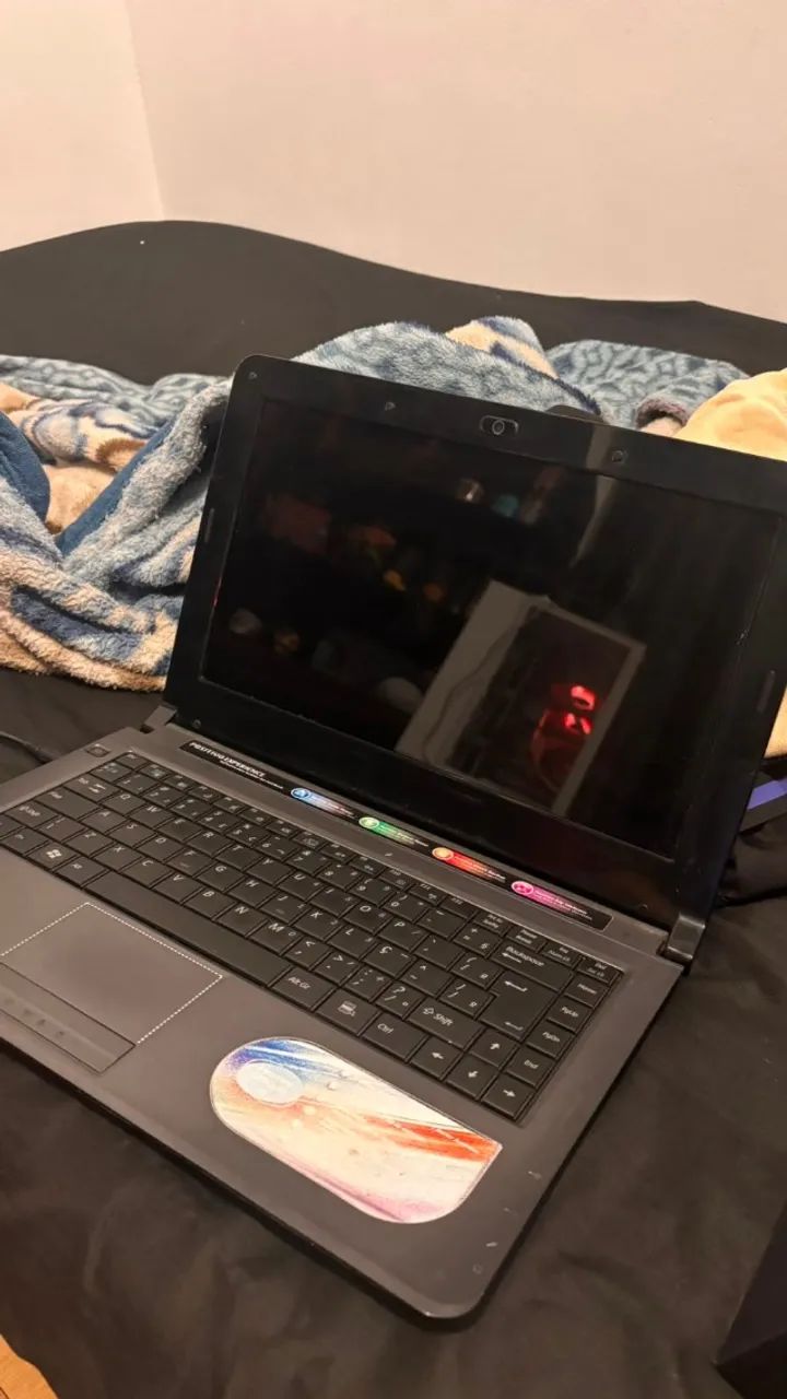 Notebook Positivo Intel Atom funcionando muito bem R$ 180