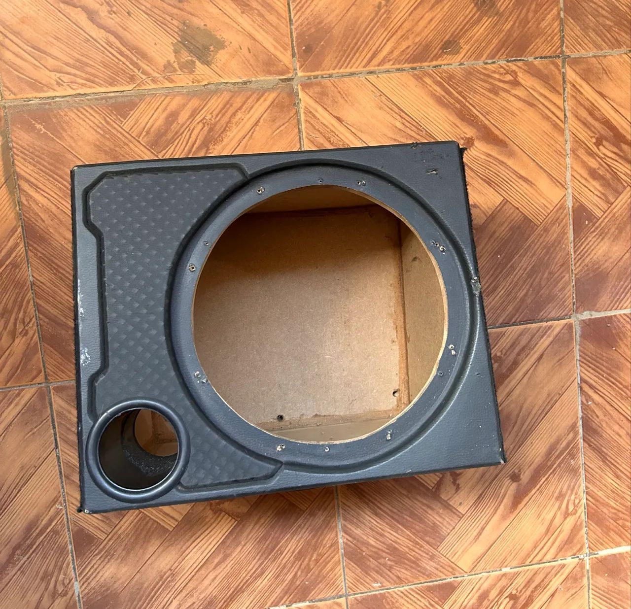 Madeiramento para 1 subwoofer de 12 polegadas 