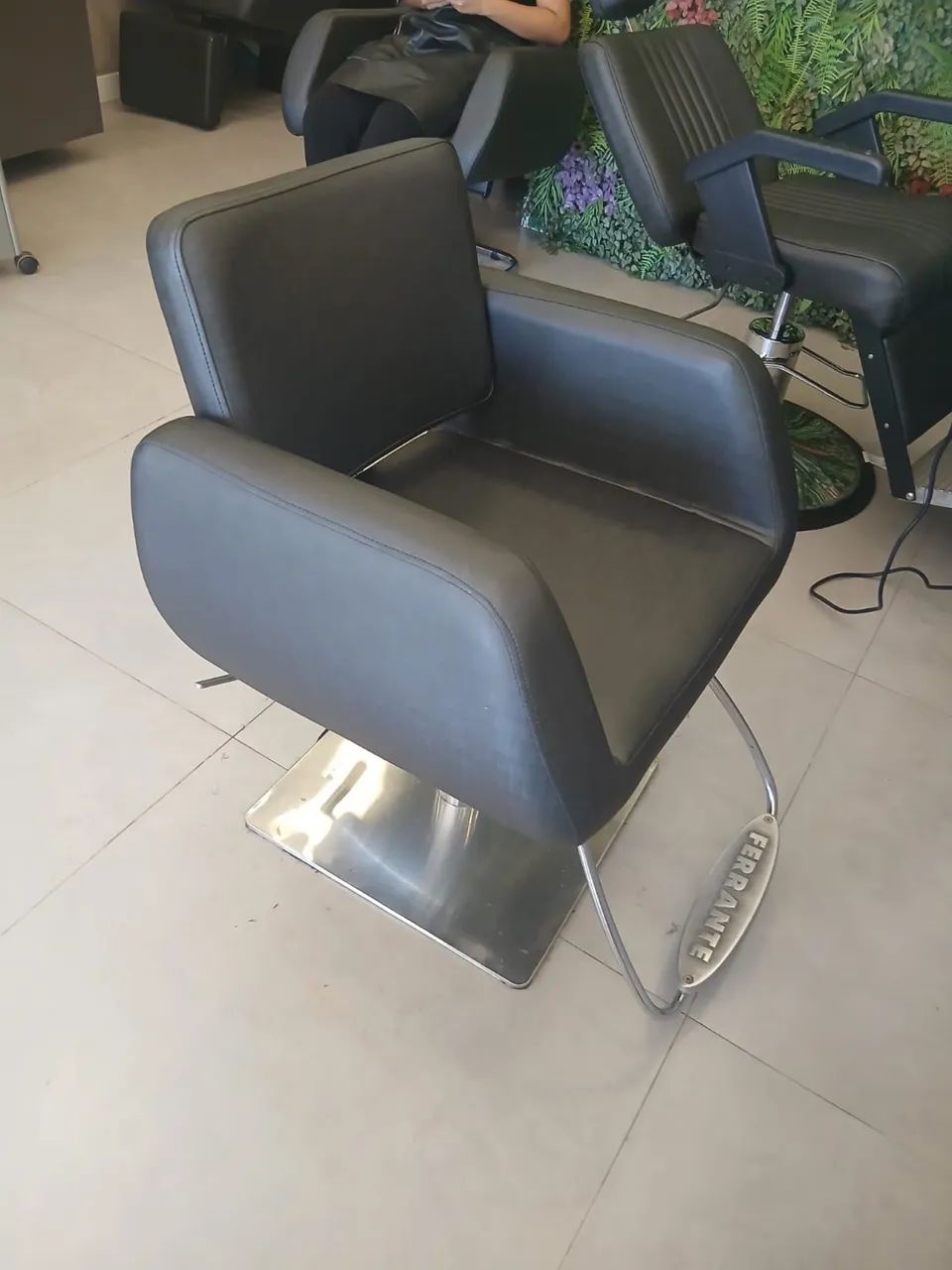 Cadeira de Cabeleireiro Ferrante - Foto 2