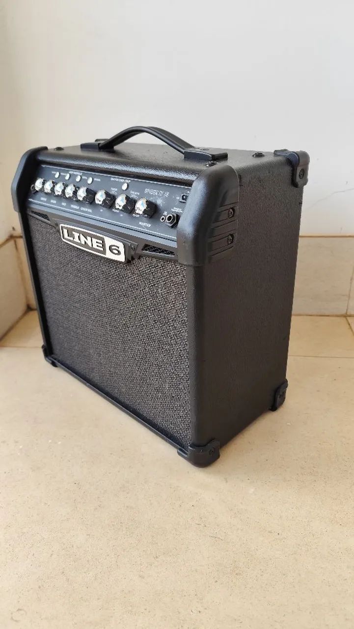 Amplificador LINE 6 SPIDER IV 15W - Instrumentos musicais Amplificador LINE 6 SPIDER IV 15W - Instrumentos musicais