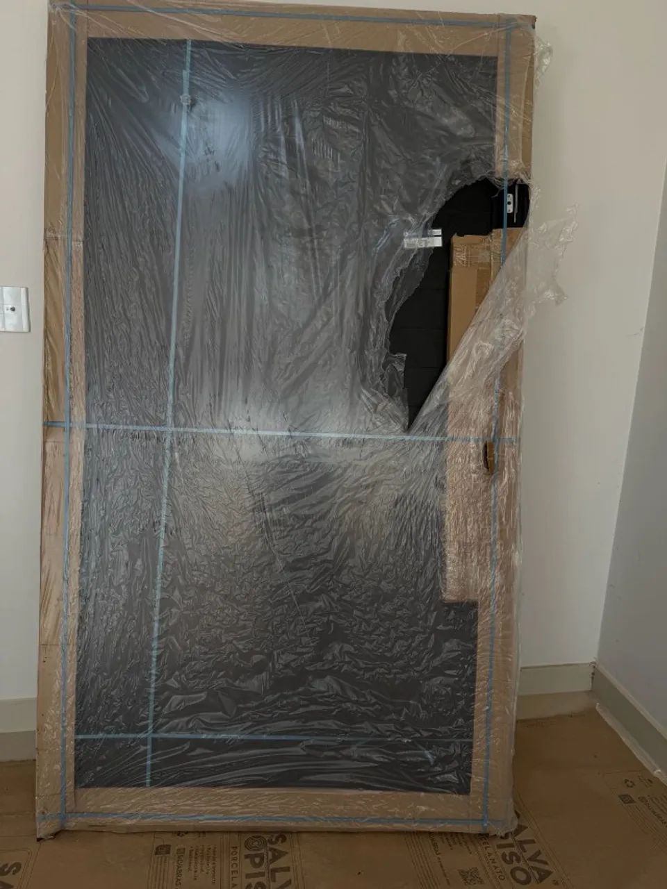Porta NOVA Pivoltante de lambril de aluminio preta 2,10 x 1,20 - Foto 2