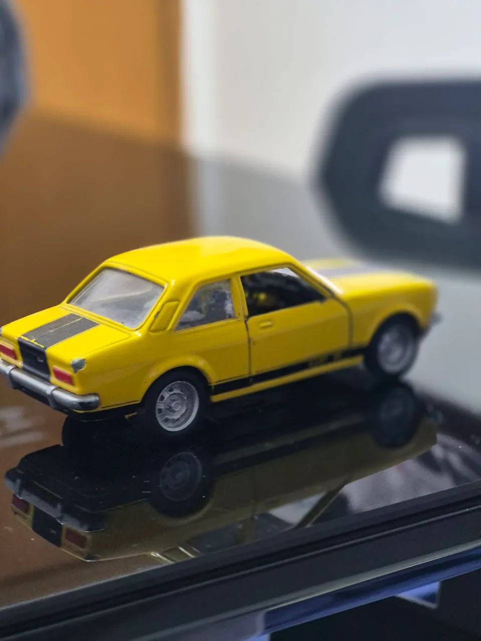 Miniatura Chevrolet Chevette GP2 amarelo  - Foto 3