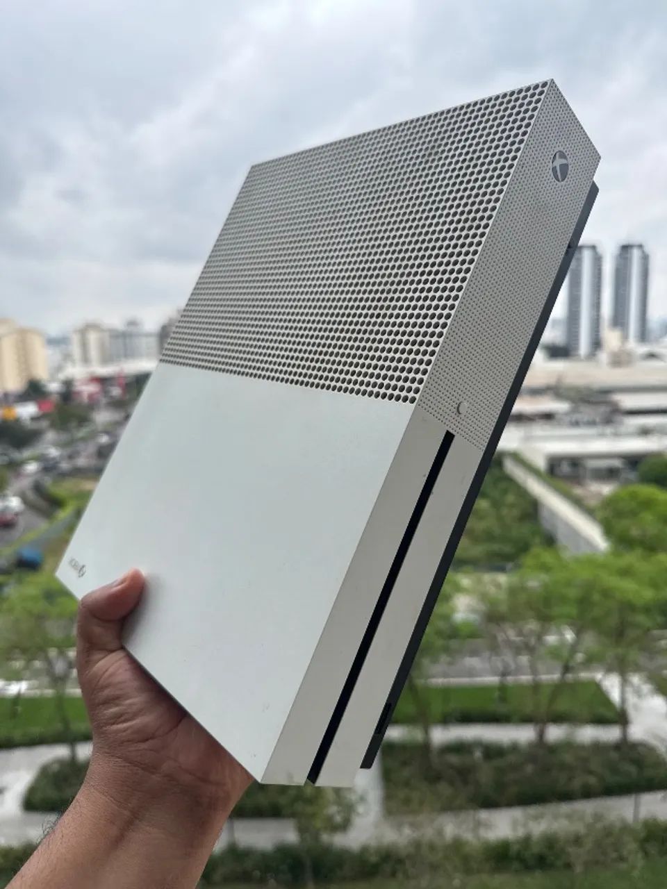 XBOX ONE S ( 1 TERA DE ARMAZENAMENTO ) - Foto 2