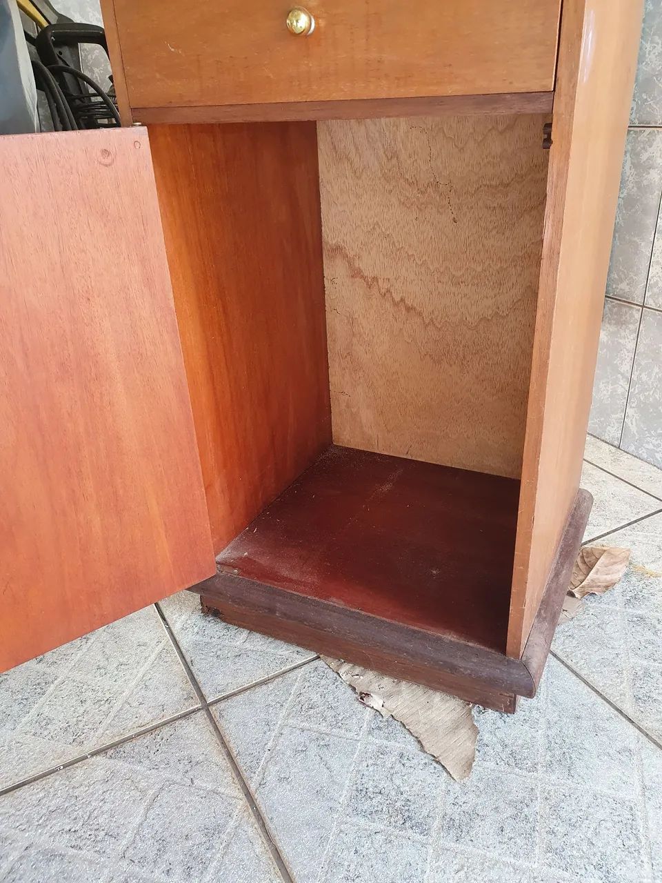 Nightstand65570169147522122