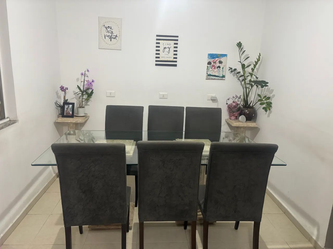 Mesa de jantar elegante e resistente  - Foto 3