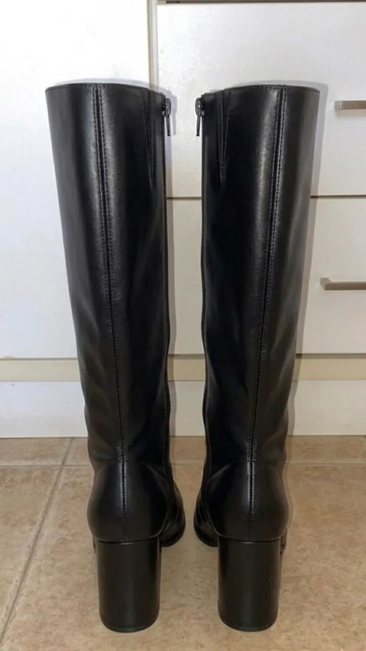 Bota preta cano alto 38