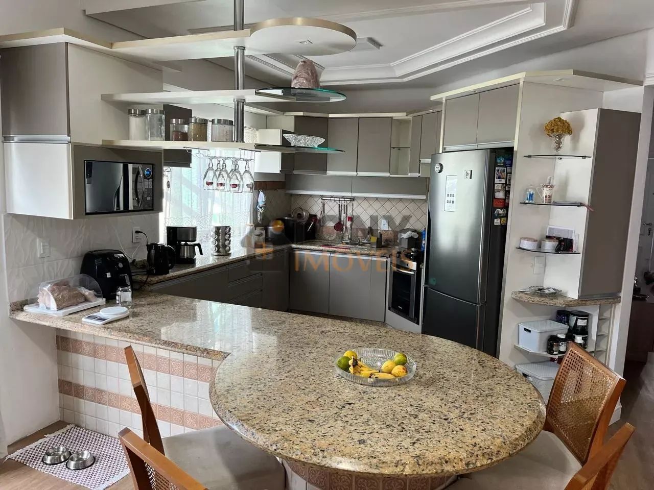CASA COM 270M2 NO ESTREITO COM 4 QUARTOS - Foto 2