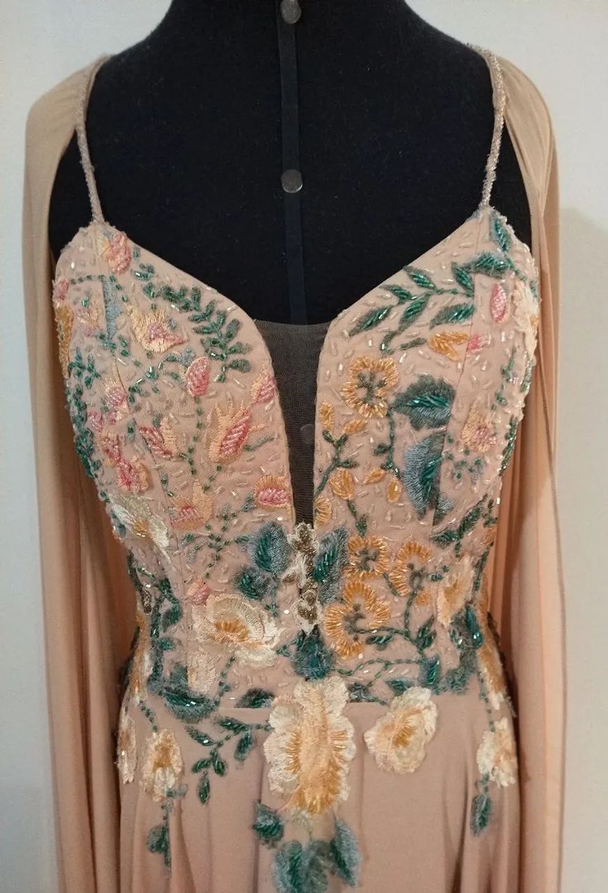 Vestido de festa bordado em pedrarias  - Foto 4