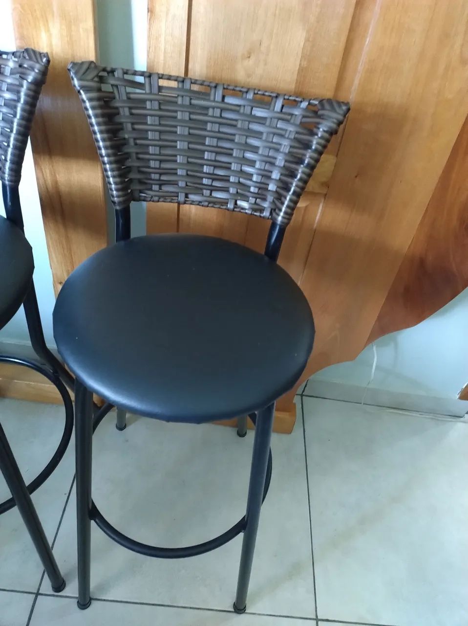 Vende -se duas banquetas  - Foto 2