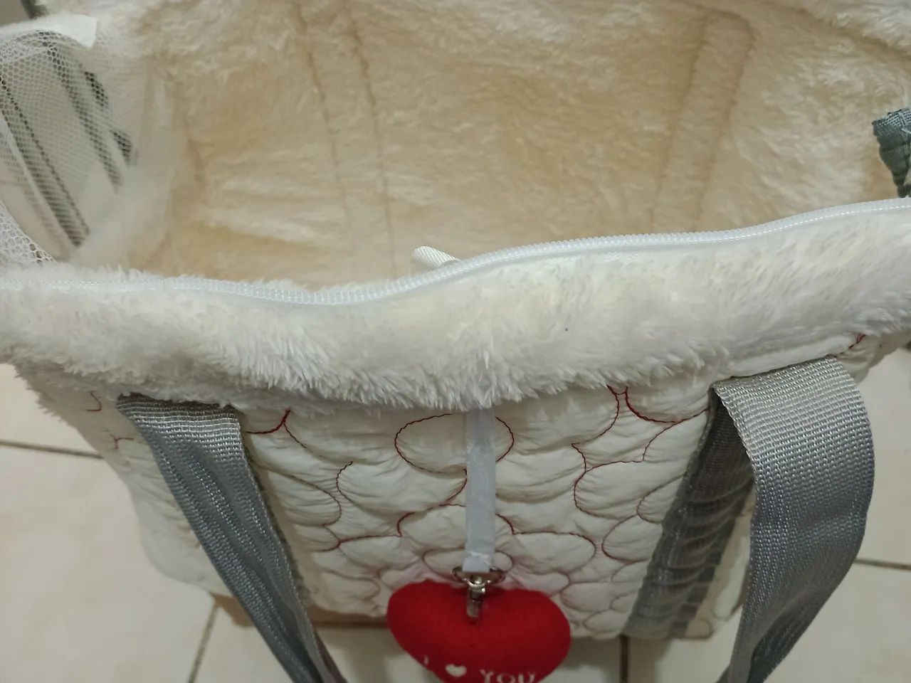 Uma bolsa para pets gato ? ou cachorro ? bem acolchoada e confortável  - Foto 2