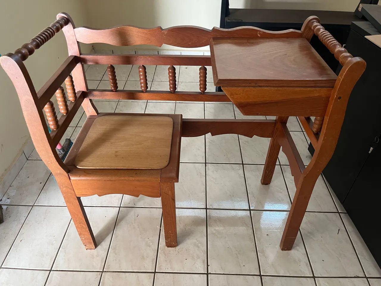 Mesa e suporte de madeira maciça  - Foto 4