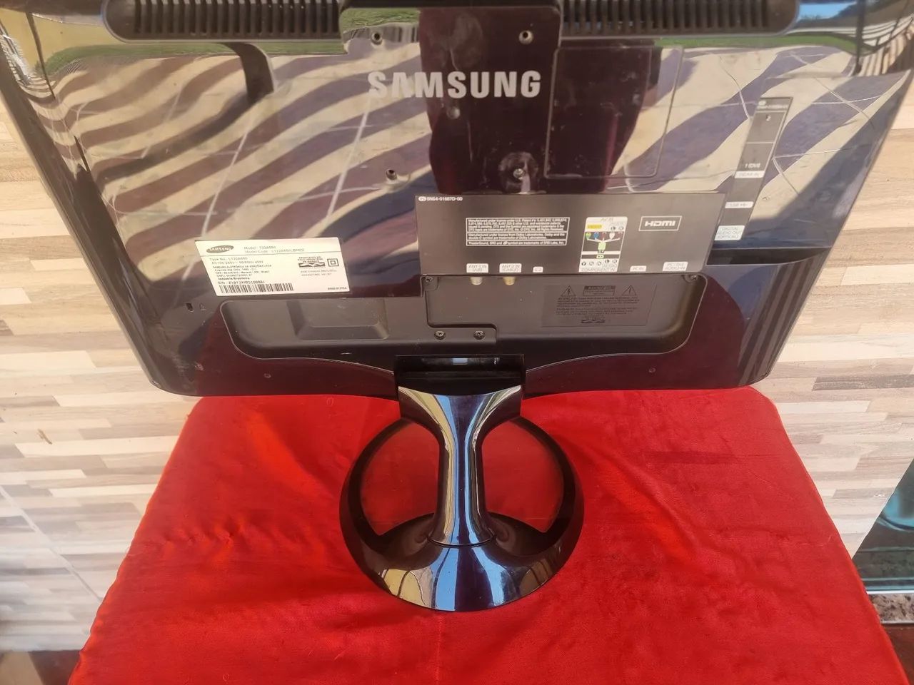 Monitor Samsung 25 Polegadas ligando  mais está com a tela manchada  para concerto  - Foto 4