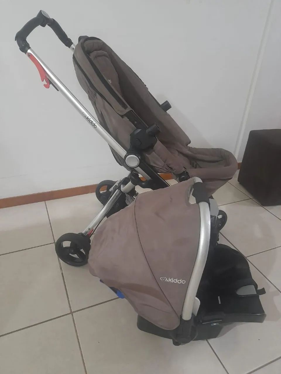 Carrinho e bebê conforto kiddo