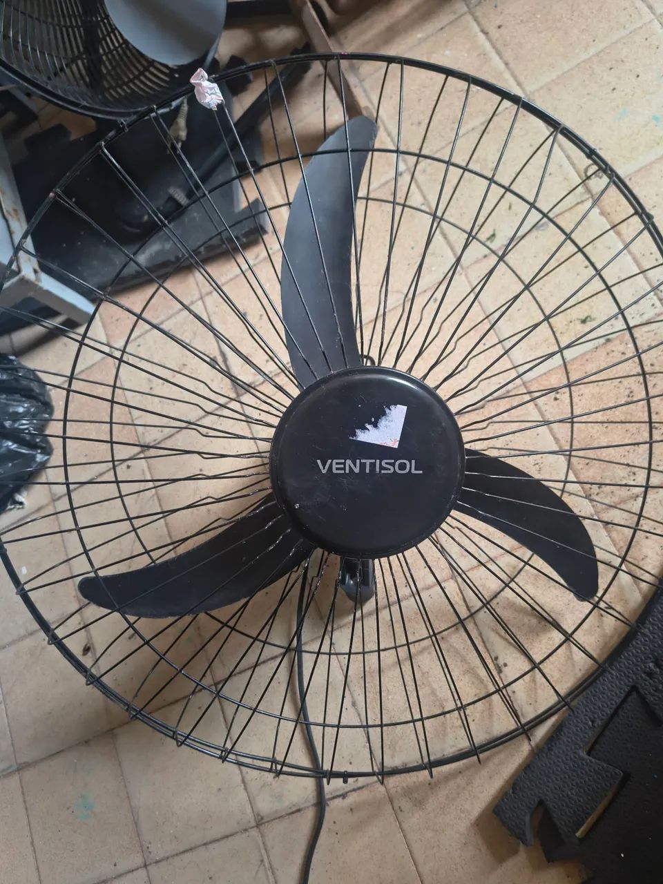 2 Ventiladores de parede