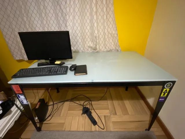 Mesa Toleman Tok Stok em bom estado - Foto 5