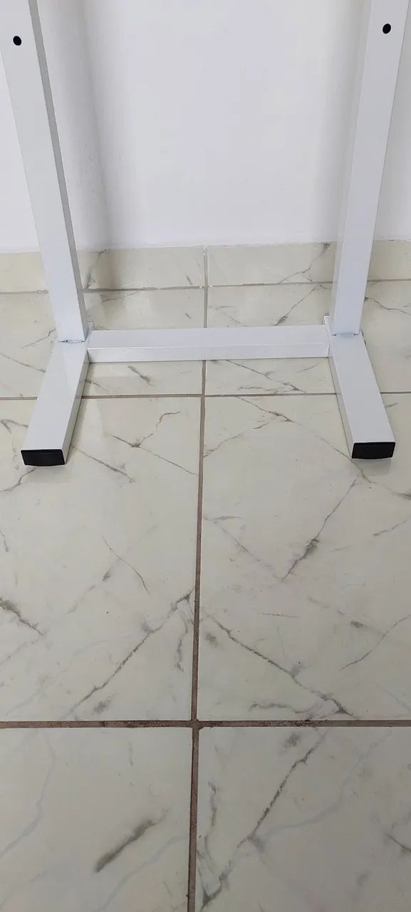 SUPORTE DE CHÃO PARA TV