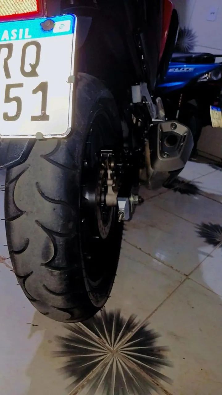CB300F 2024 - Foto 3