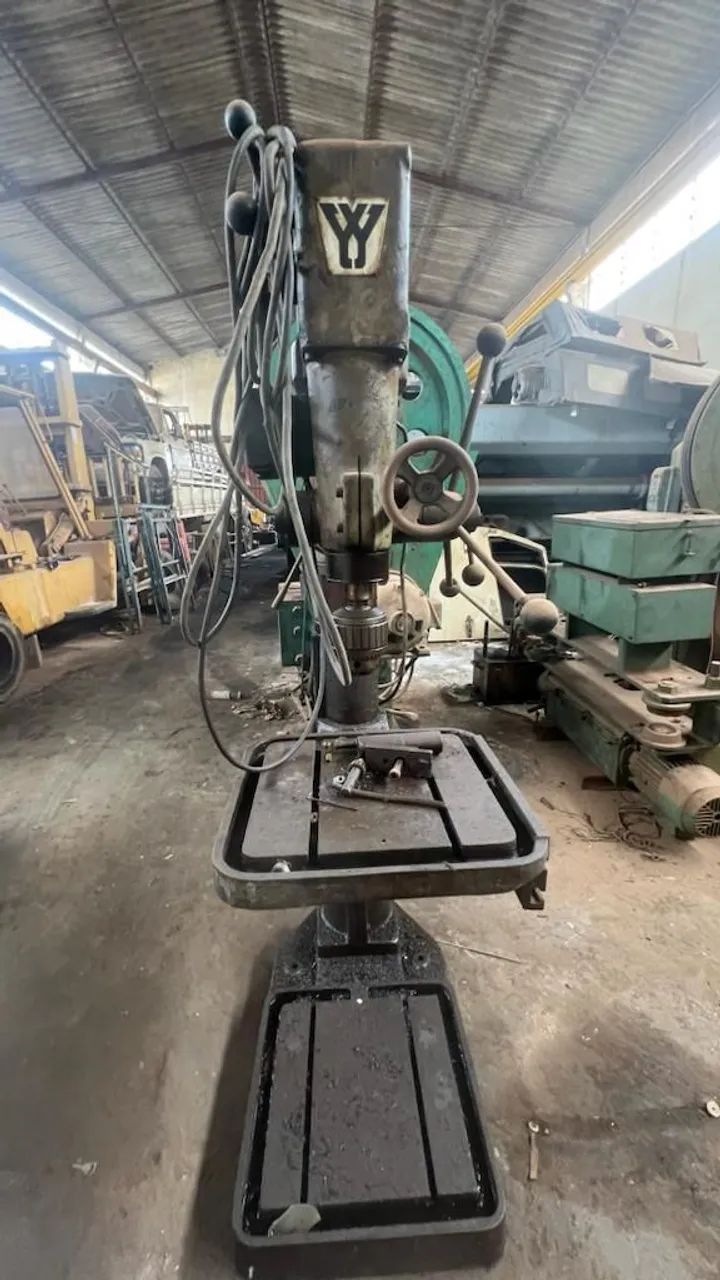 Furadeira de coluna engrenada441092214527119363