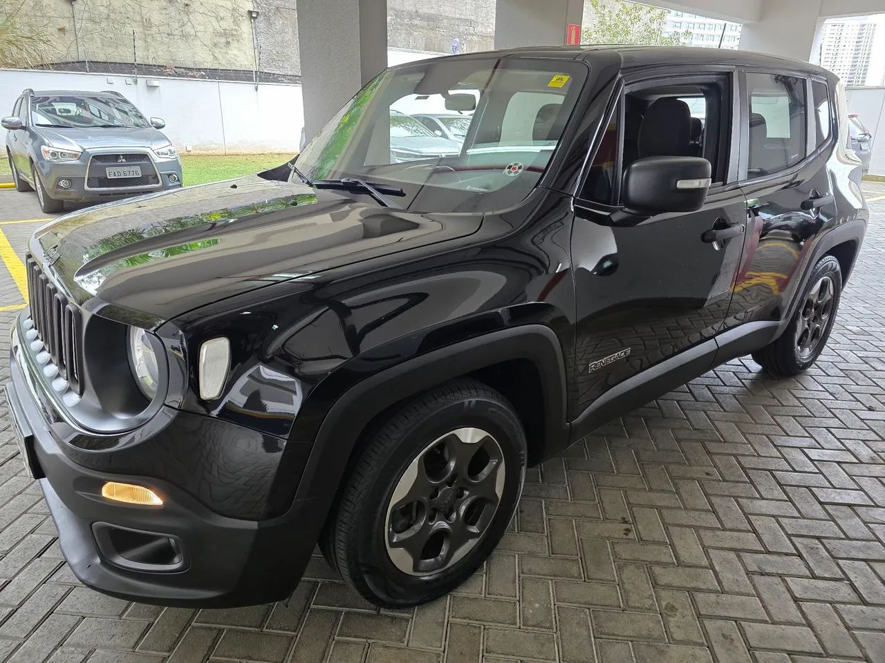 Jeep Renegade Sport 1.8 4x2 Flex 16V Aut., foto 7 de 19