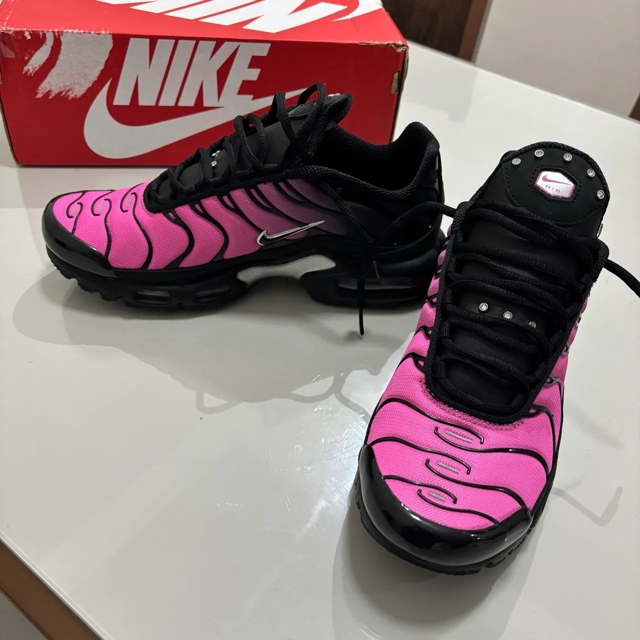 Nike Air Max Plus Tn - Black/Peony-Metallic Silver - Foto 2