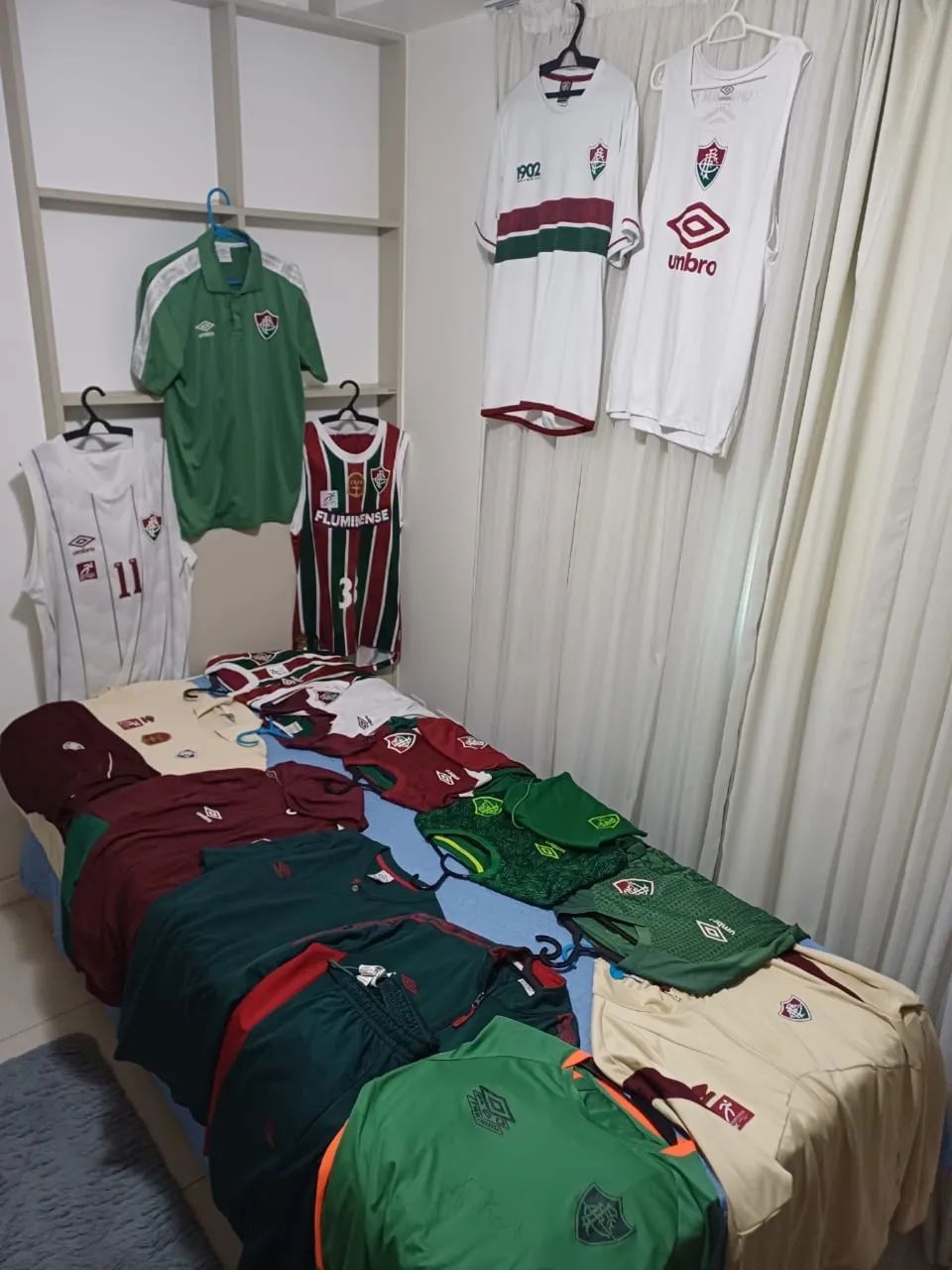 Uniformes oficiais do Fluminense (passeio e treino)