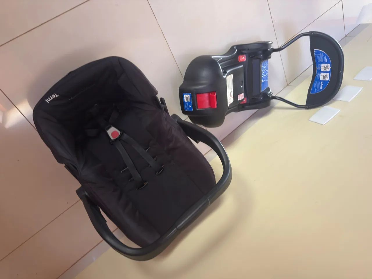 Bebê conforto + base isofix  - Foto 2