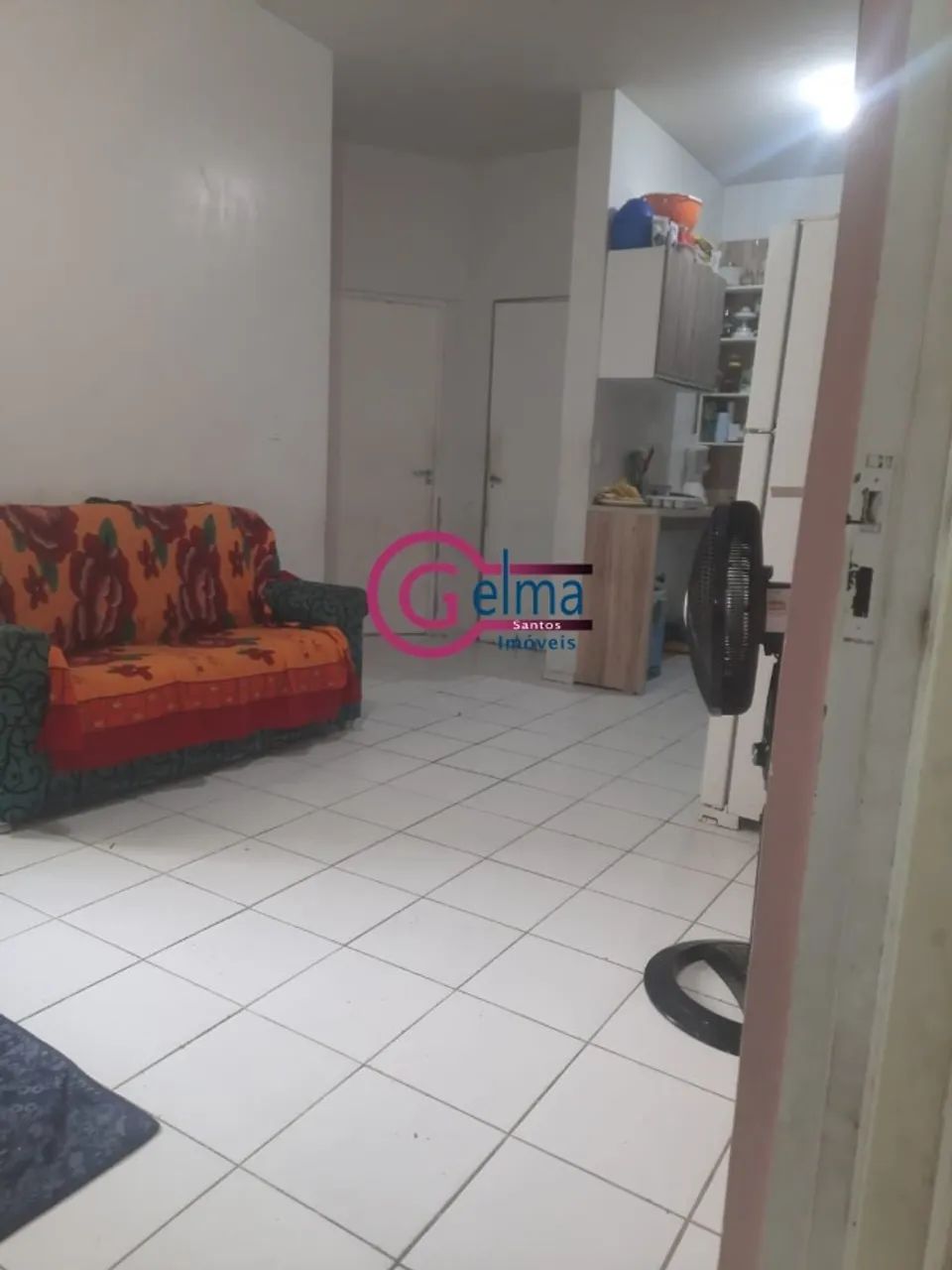 Cód. 008 Apartamento com 2/4 e 1 vg de garagem no Via Roma - Coqueiro 