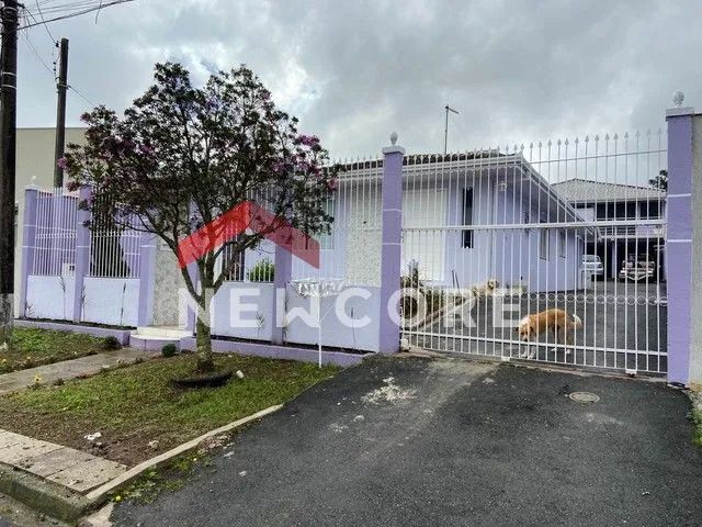 Casa em Rua Nicolau Serrato Sobrinho - Novo Mundo - Curitiba/PR