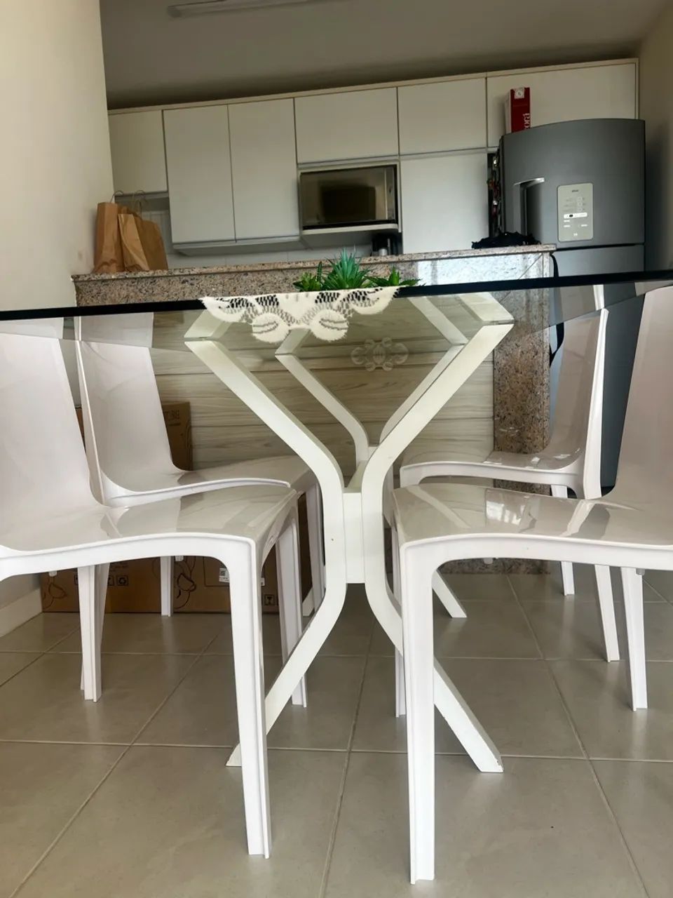 Mesa de Jantar com cadeiras - Foto 2