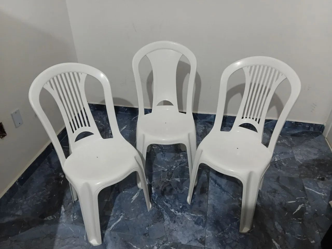 Mesa de plástico com cadeiras  - Foto 2