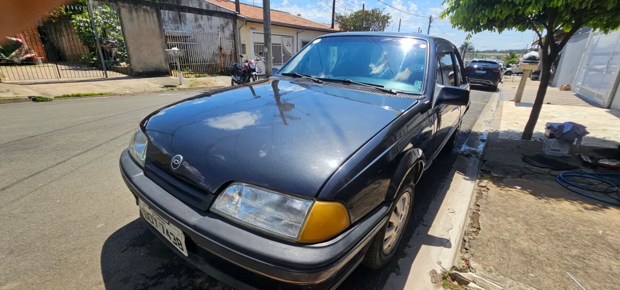 Chevrolet Monza GL 1.8 Efi/ SL/ L/ 650/barc. 2e4p (álcool) 1994