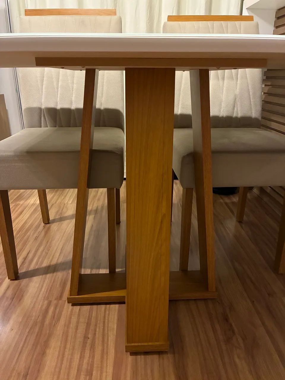 Mesa com 4 cadeiras (Motivo Mudança) - Foto 4