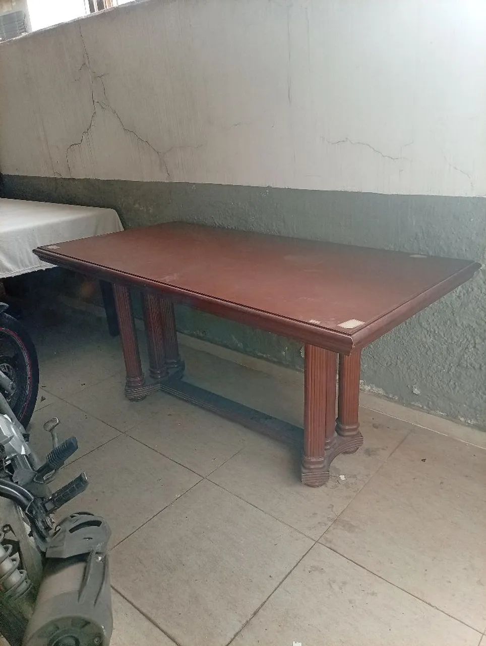 Mesa de jantar estilo georgiano 