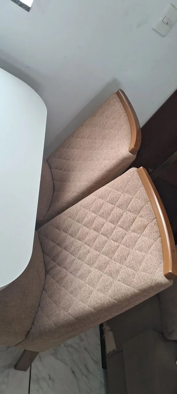 Vendo mesa madeira com tampo de vidro  - Foto 3