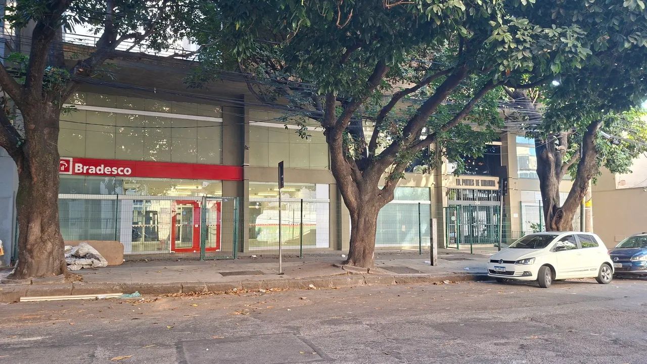 Lojao, com sobre loja, locado a Banco 